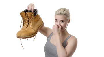Scarpe che puzzano: come rimuovere per sempre i cattivi odori dalle calzature
